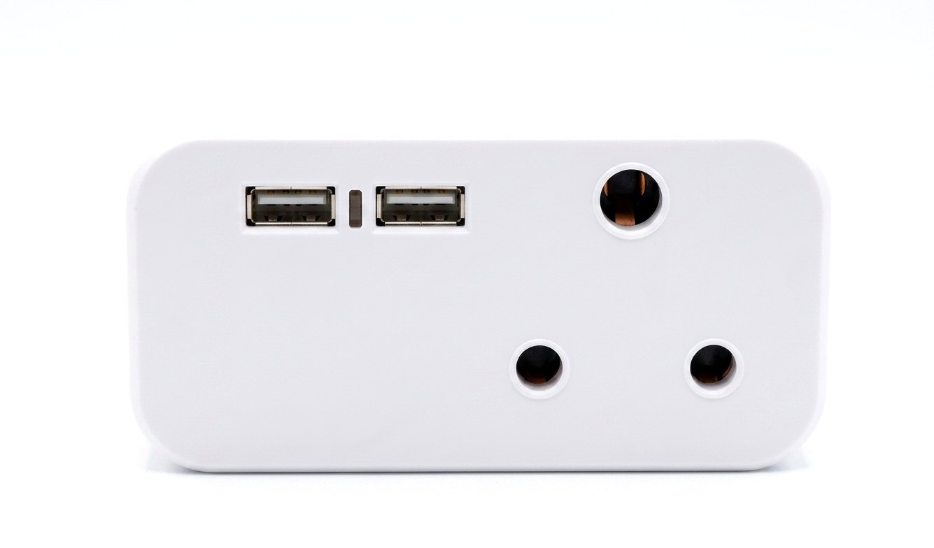Powerline USB Adapter with Universal Plug Socket